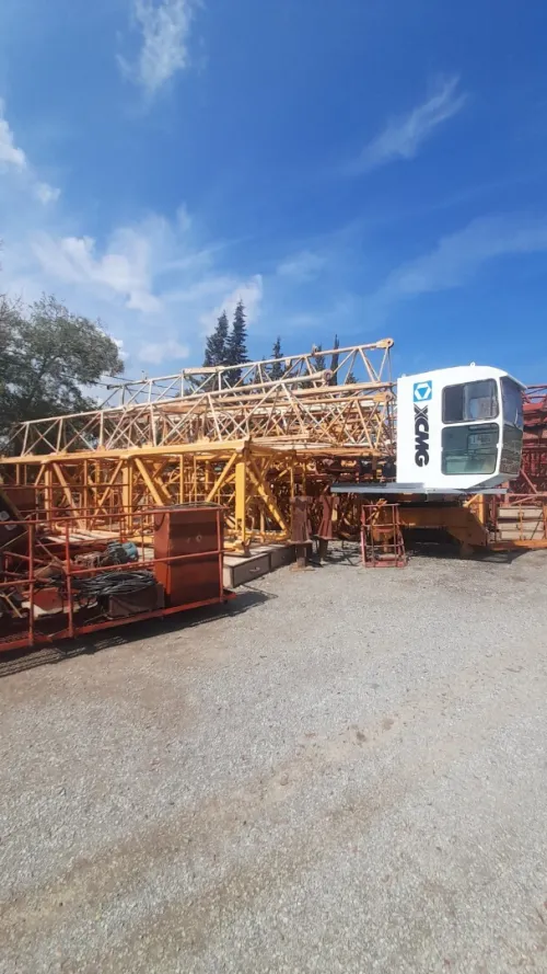 Grue à tour