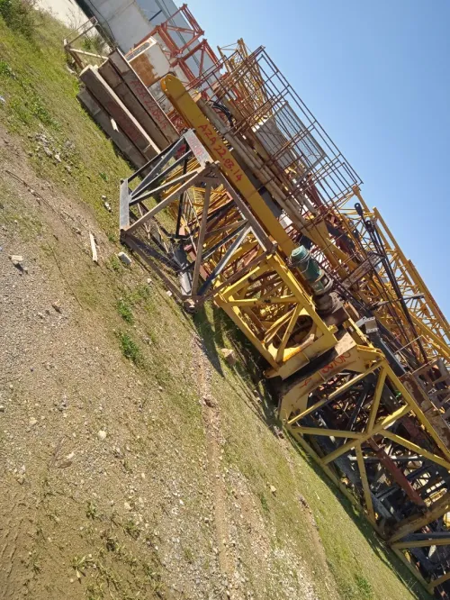 Grue à tour