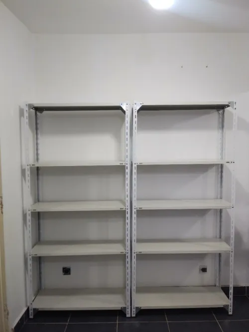 Étagères métalique pour archives et rangement 