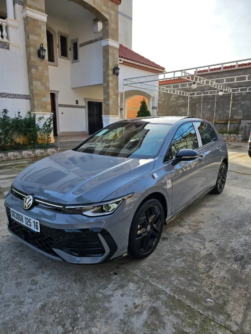 Volkswagen Golf 8 2025 R Black Edition 