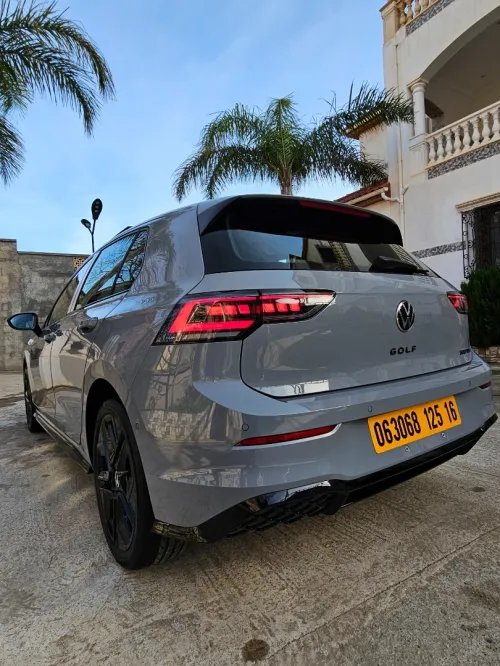 Volkswagen Golf 8 2025 R Black Edition 