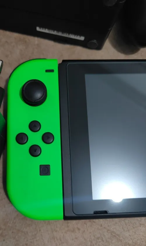 Nintendo switch V2 2022 flashée puce 128 go excellent état