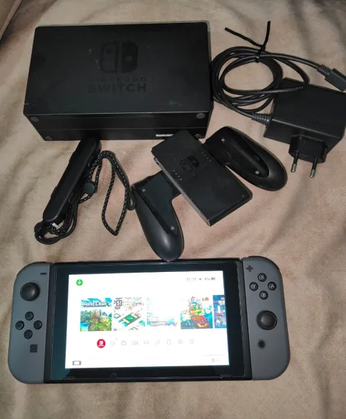 Nintendo switch V2 2021 flashée puce 128 go + mode en ligne
