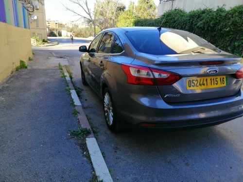 Ford Focus 5 portes 2015 Titanium