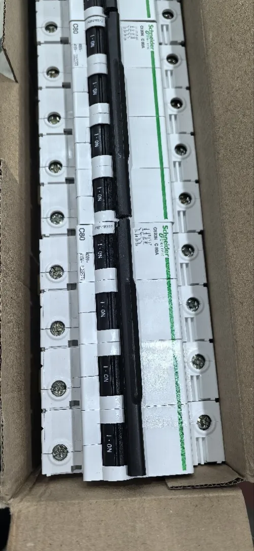 Disjoncteur Ati9