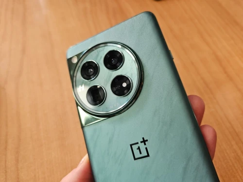 OnePlus 12 "