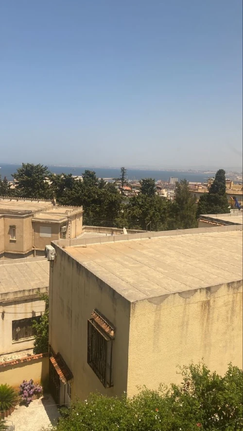 Location Appartement Niveau de villa F4 Alger El biar