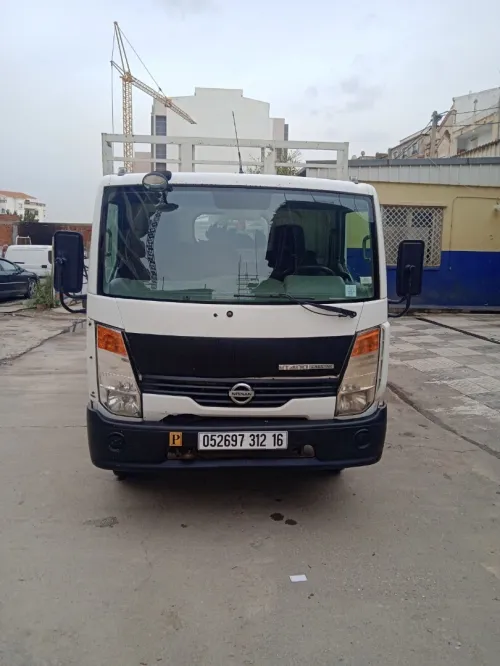Nisan Nt 400 2012