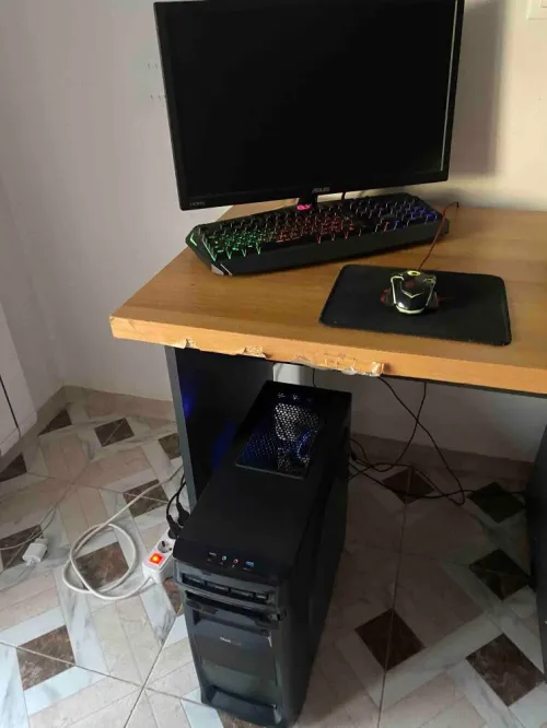 I5 7640X RX570 RADEON 4GO 240 SSD 8GB RAM + ECRAN ASUS VP 22"