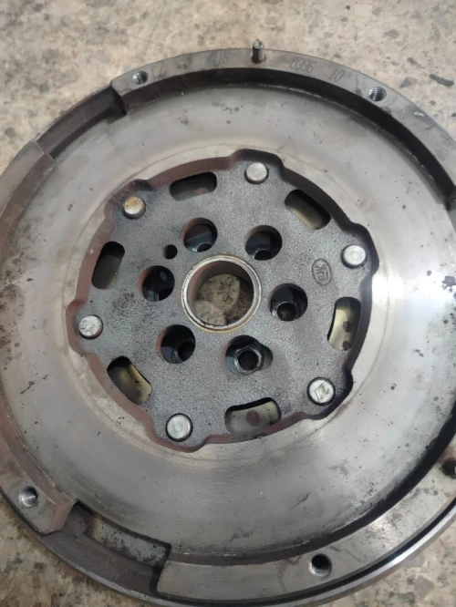 Volant moteur 207 308 partner