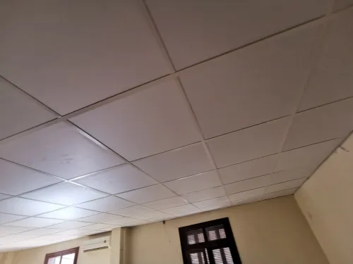 Faux plafond démontable 60×60. Pvc