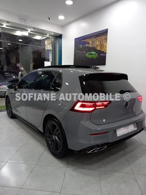 Volkswagen Golf 8 2025 R-LINE (𝘽𝙇𝘼𝘾𝙆 𝙀́𝘿𝙄𝙏𝙄𝙊𝙉) FULL OPTIONS ✪ VOLANT CHAUFFANT -SIEGE ELECTRIQUE MEMOIRE   ✪