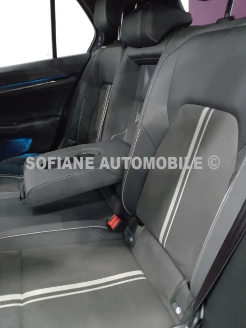 Volkswagen Golf 8 2023 𝐑-𝐋𝐈𝐍𝐄- Edition 𝗕𝗟𝗔𝗖𝗞 ✪ KeyLess - Chargeur Téléphone sans fil ✪