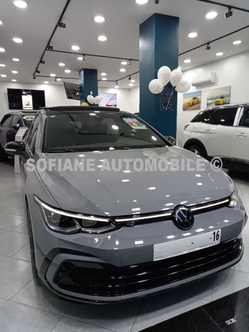 Volkswagen Golf 8 2025 R-LINE (𝘽𝙇𝘼𝘾𝙆 𝙀́𝘿𝙄𝙏𝙄𝙊𝙉) FULL OPTIONS ✪ VOLANT CHAUFFANT -SIEGE ELECTRIQUE MEMOIRE   ✪