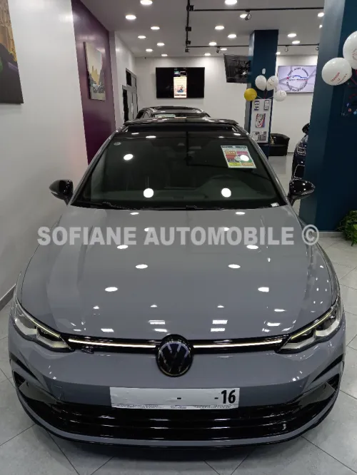Volkswagen Golf 8 2025 R-LINE (𝘽𝙇𝘼𝘾𝙆 𝙀́𝘿𝙄𝙏𝙄𝙊𝙉) FULL OPTIONS ✪ LED CALANDRE AVANT - INSERTIONS PIANO-BLACK ✪