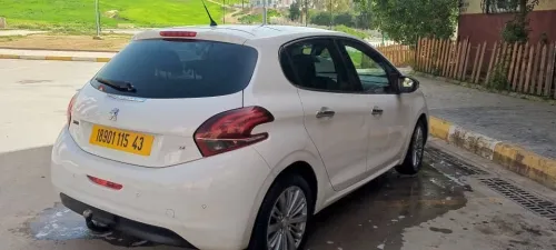 Peugeot 208 2015 Access Facelift