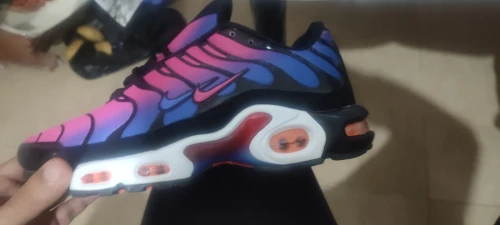 basquette  nike TN a vendre j'accepte l'échange aussi