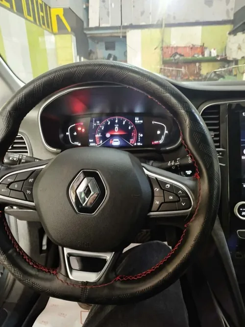 Renault Megane 4  2022 Itens