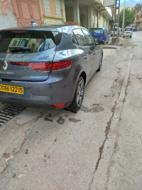 Renault Megane 4  2022 Itens