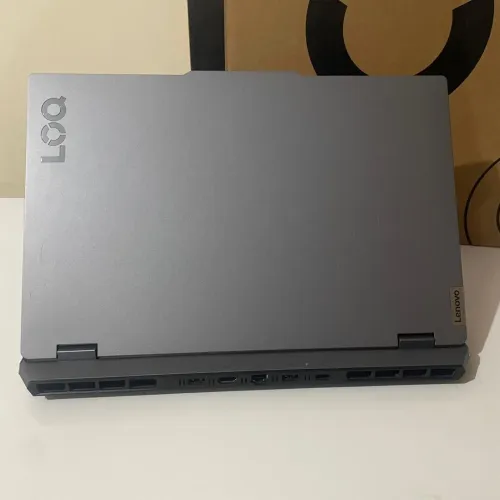 PC portable Gamer LENOVO LOQ - 15.6'' FHD 144hz - Core i7-13650HX - RTX 5060 RAM 16 Go SSD 512 Go