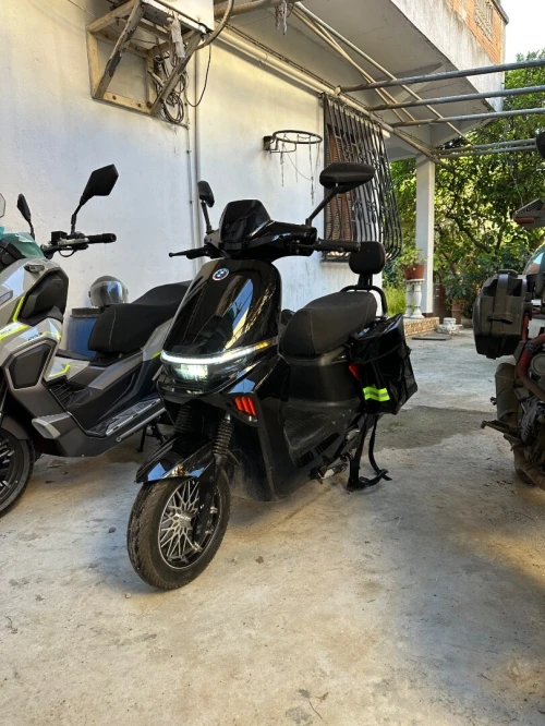 Skouzer ninja Moto électrique 2025