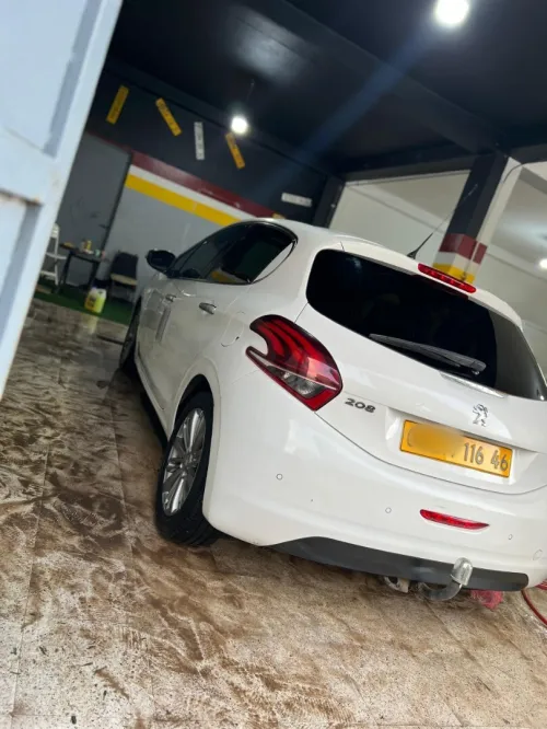 Peugeot 208 2016 Allure Facelift