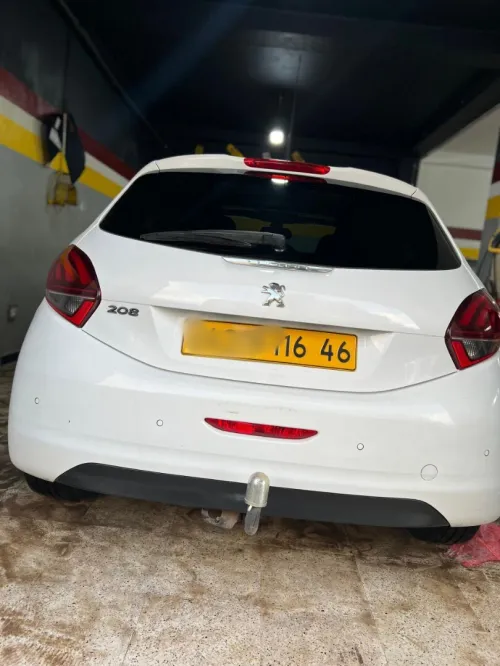Peugeot 208 2016 Allure Facelift
