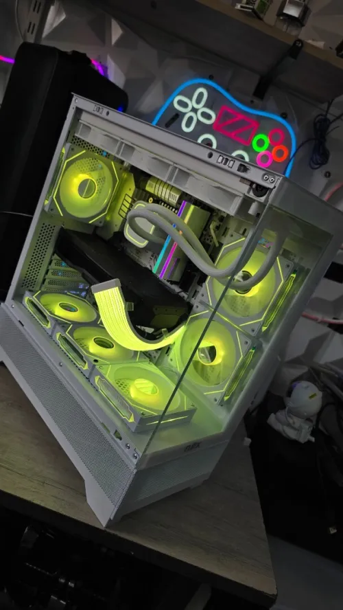 Rx 6700XT 12GB Rtx 3080 10gb 