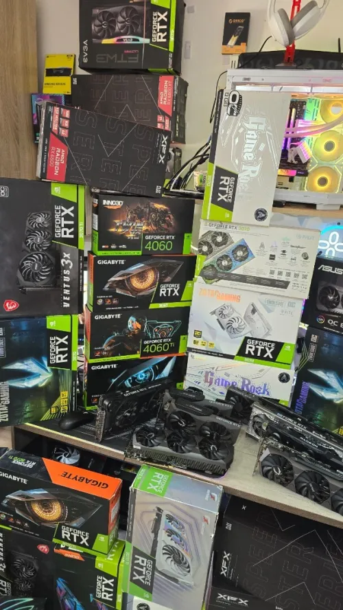 Rx 6700XT 12GB Rtx 3080 10gb 