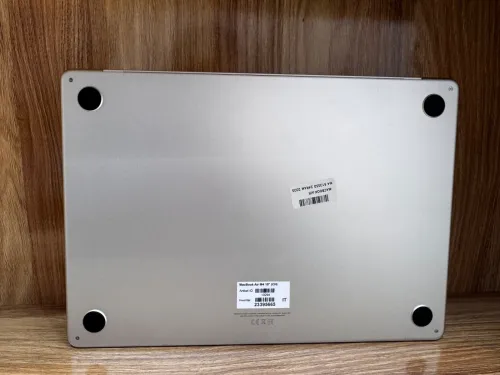 MAC AIR M4 2025 512 G ssd 15 Pouces  215000 Da