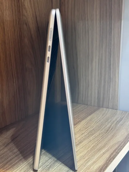MAC AIR M4 2025 512 G ssd 15 Pouces  215000 Da
