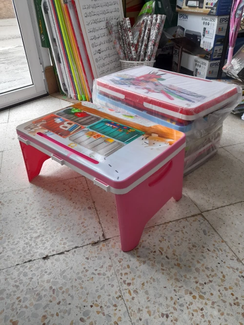TABLE PLIABLE EN PLASTTIQUE ENFANT
