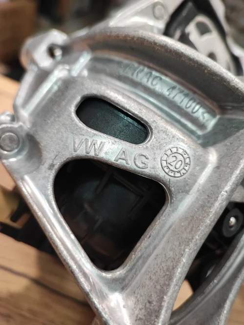 Support moteur Avec Fiche , Audi Q5 VAG Original
