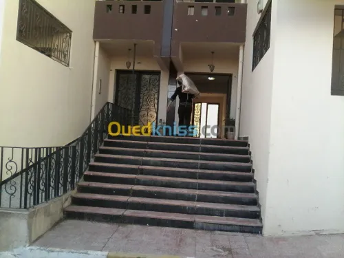 < DEMENAGEMENT TRANSPORT