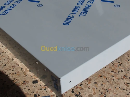 panneau publicitaire en alucobond