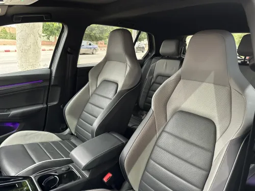 Volkswagen Golf 8 2023 GTD 200cv FULL-OPTION