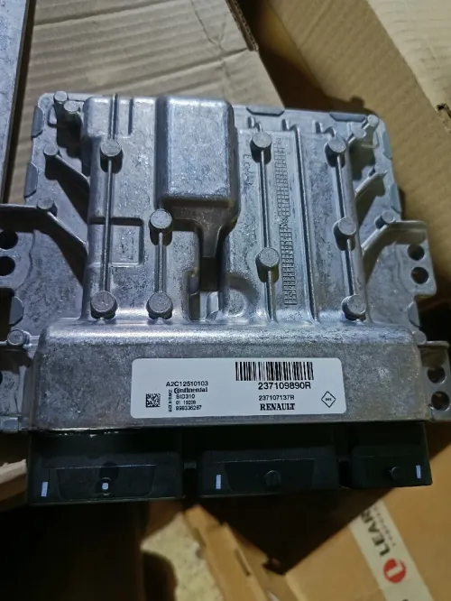 Calculateur v42 sid 310 clio4 symbole Stepway 