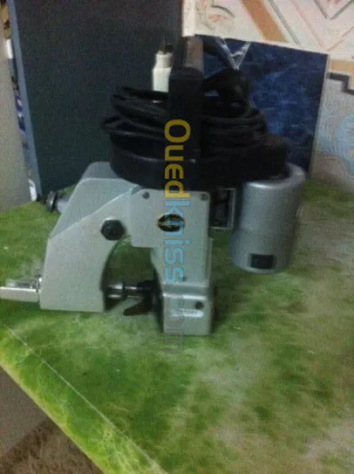 Machine à coudre pour papier