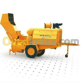 location pompe a beton et un camion