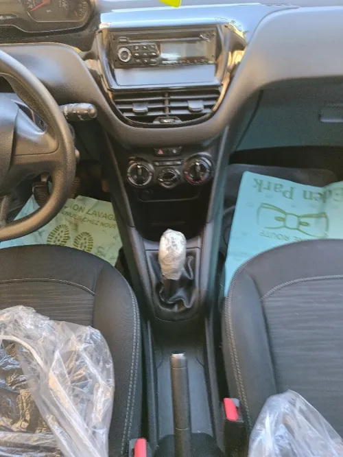 Peugeot 208 2015 Access Facelift