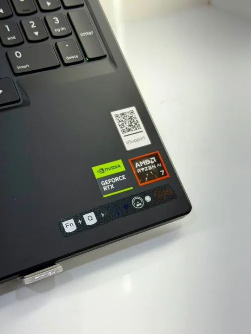 LÉGION 5 OLED R7 350W AI / 16GO RAM DDR5 / 1TB SSD NVME GEN5 / NVIDIA RTX 5070 08 GO GDDR7 140W