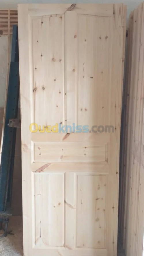 Industrie de boiserie et PVC et Fer