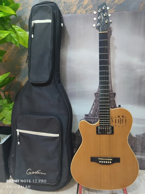 Guitare Godin A6 ultra neuve pour gaucher.