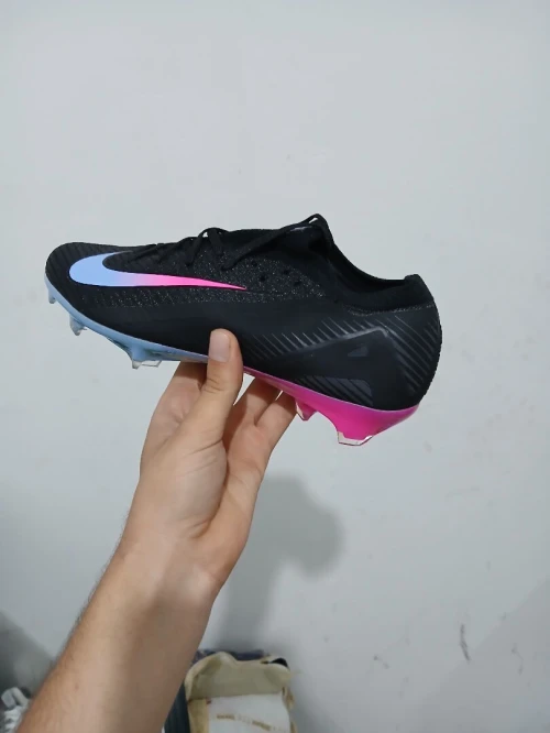 Soulier nike mercurial super good pt 40
