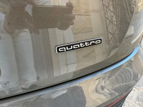Audi Q5 2023 Sline Quattro carte grise safia