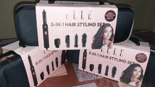 "ELLE 5-IN-1 HAIR STYLING SET" (مجموعة تصفيف الشعر 5 في 1 من ELLE)