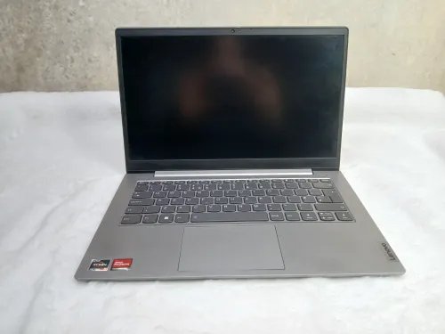 Lenovo 21A2 / Ryzen 5 5500U / 512 Ssd / RAM 16 / 14"