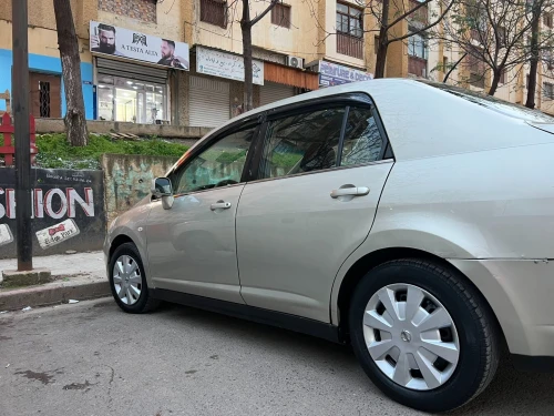 Nissan Tiida 5 portes 2009 Tiida 5 portes