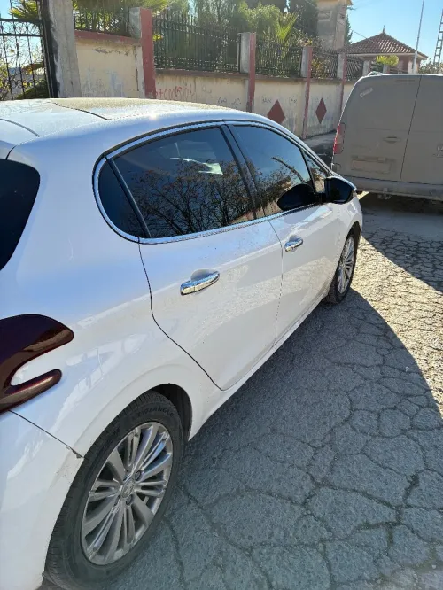 Peugeot 208 2019 Allure Facelift