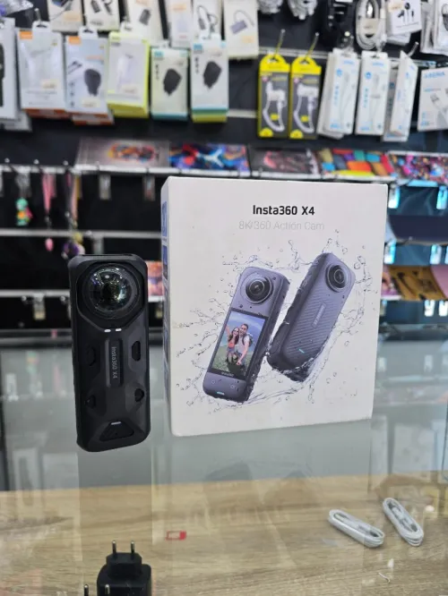 Insta360x4